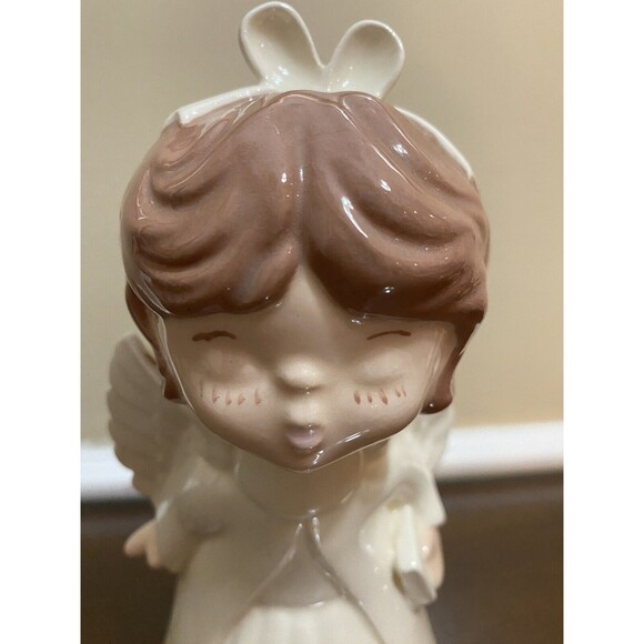 Beautiful 8" Tall Ivory Colored Kissing Angel with Book Figurine Collectible - Picture 6 of 9